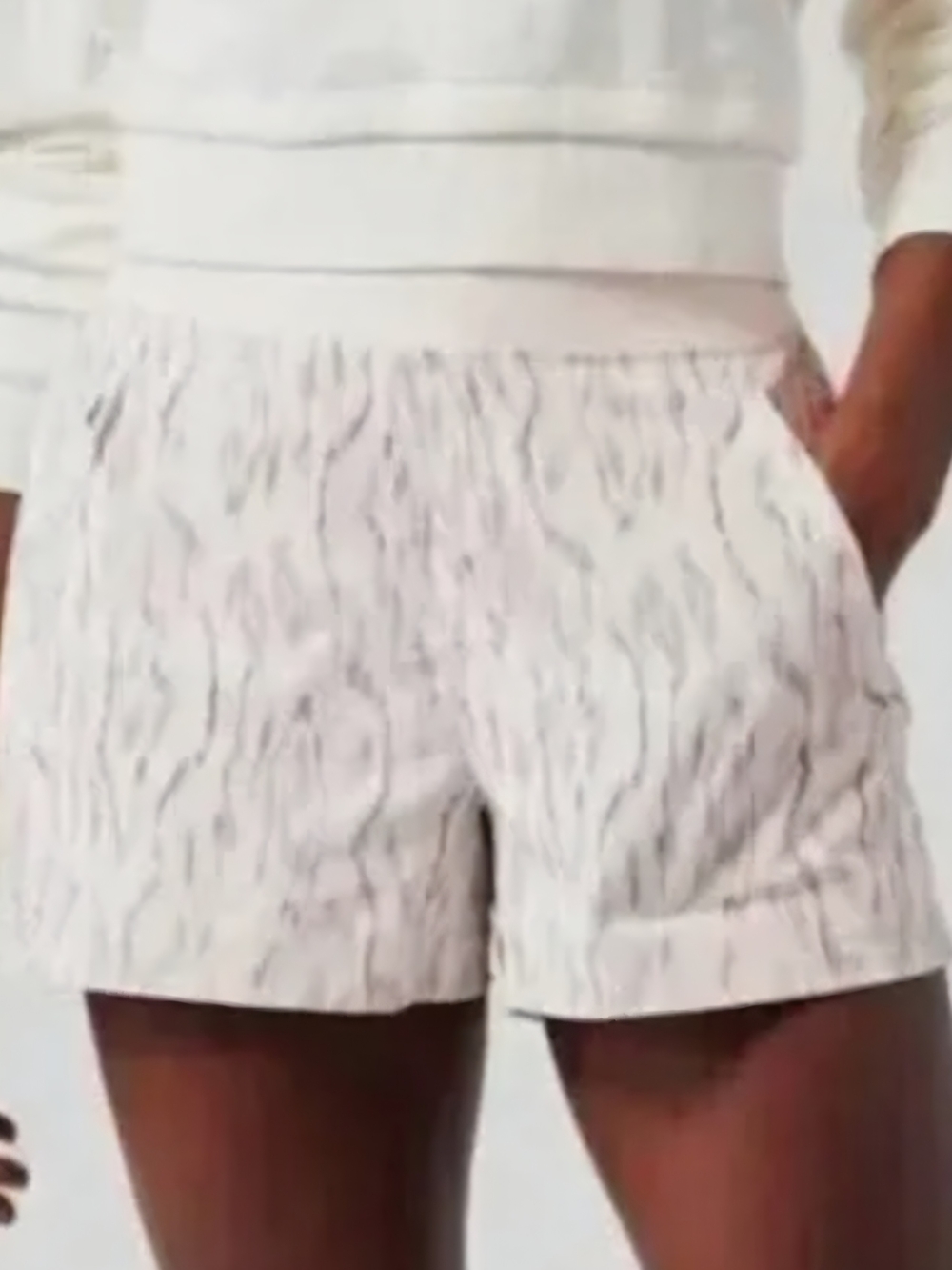 Athleta Trekkie North Shorts In Ikat Design 22w
